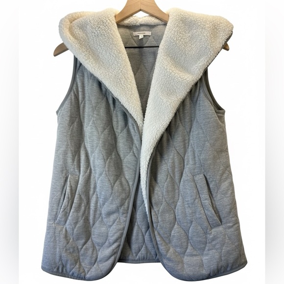 Maurices Womens Gray Quilted Sherpa Hooded Vest Size Small - Picture 1 of 8